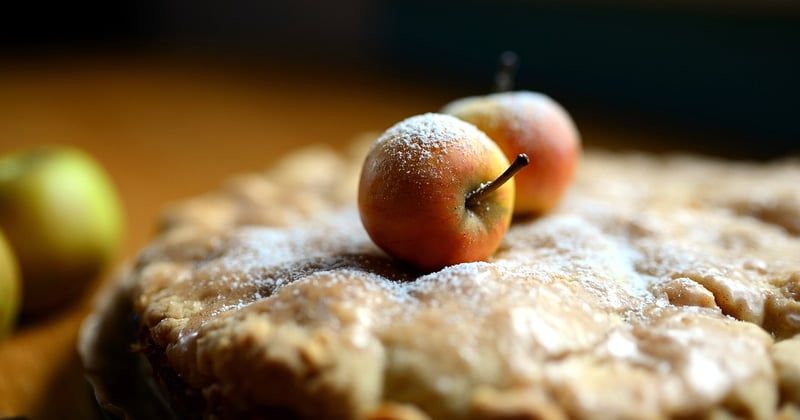 Tarte aux pommes rustique et caramélisée : la recette qui fond en bouche